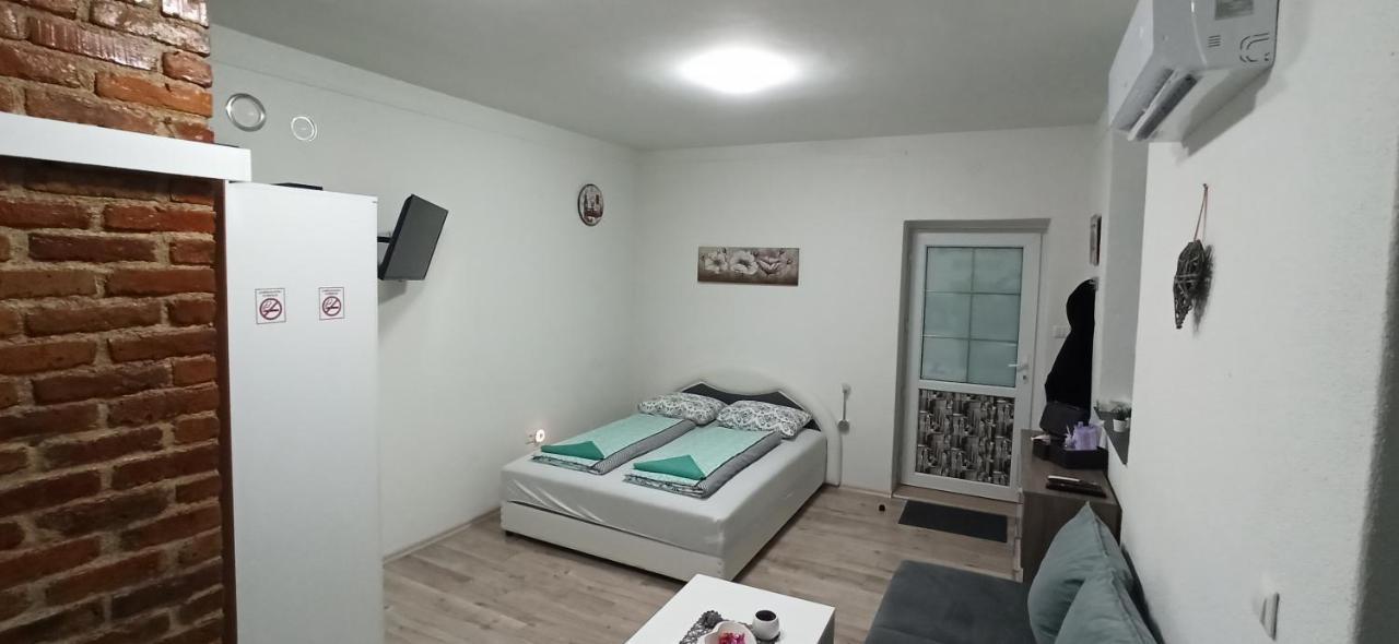 יאיצי Helly'S Apartman - Self Check-In - מראה חיצוני תמונה