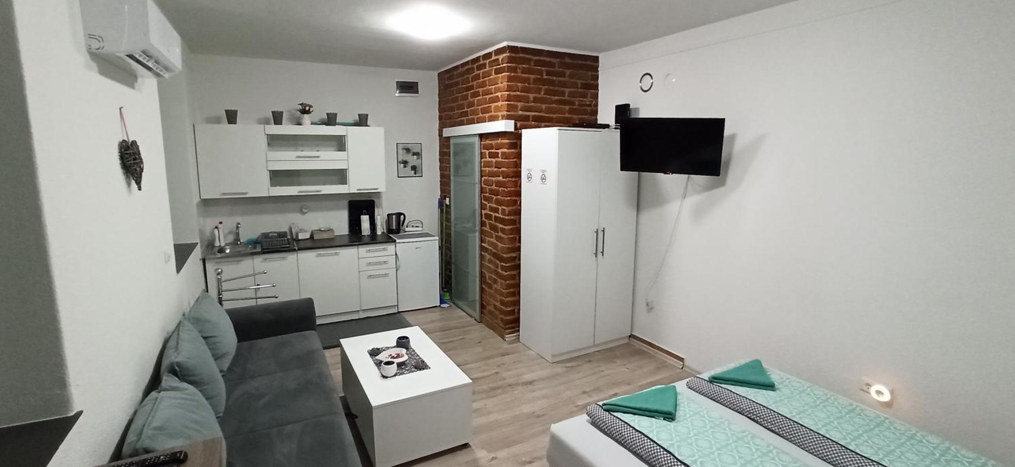 יאיצי Helly'S Apartman - Self Check-In - חדר תמונה