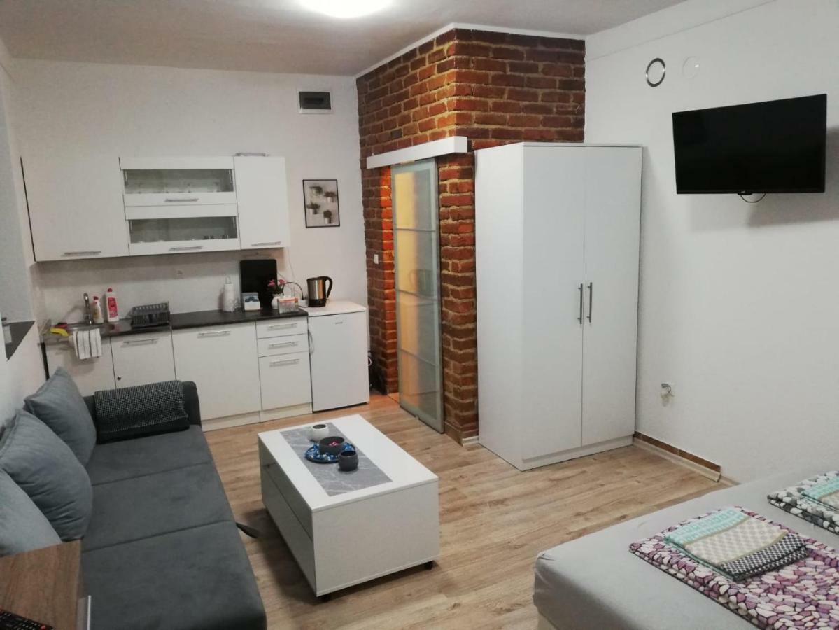 יאיצי Helly'S Apartman - Self Check-In - מראה חיצוני תמונה